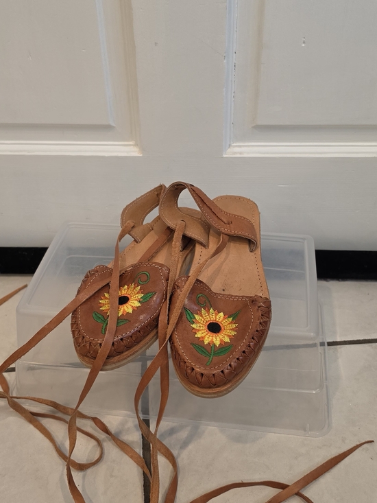 Shoes - Brown Leather Sunflower Embroidered Sandals